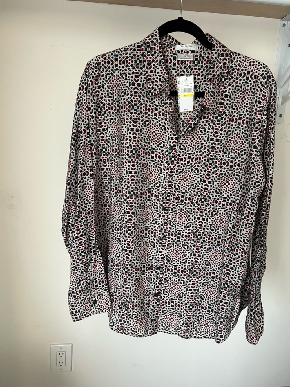 Van Heusen women NWT Button-Down Shirt in Blue,White,Red,Micro Print